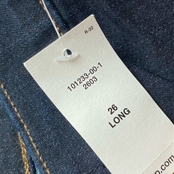 Gap • NWT Dark Wash Skinny Jeans - Picture 3 of 4